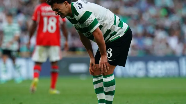 
                    Anuptafóbico Sporting e gamofóbico Benfica às voltas com o amor
                