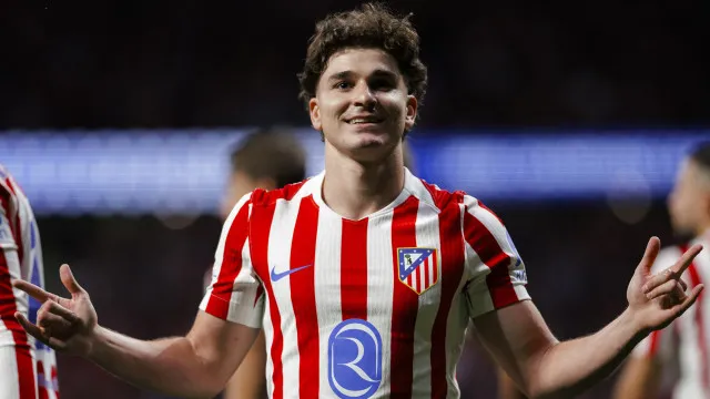 Julián Álvarez causa 'sismo Mundial'. Atlético denuncia Barcelona à FIFA
