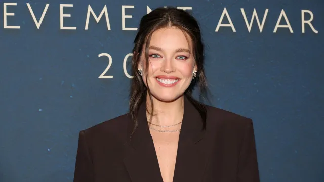 
                    Modelo Emily DiDonato dá as boas-vindas ao terceiro filho
                