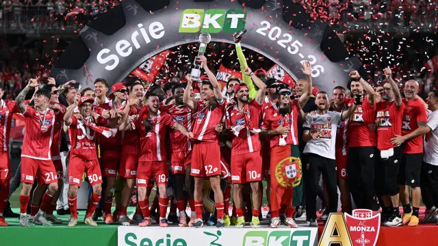 
                    Monza garante regresso à Serie A após eliminar o Catanzaro
                