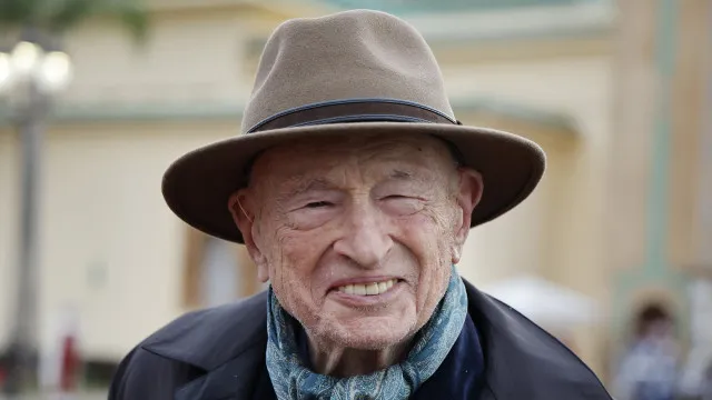 
                    Morreu sociólogo e filósofo Edgar Morin. Tinha 104 anos
                