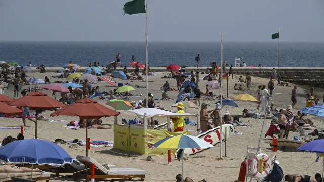 
                    Federação defende vigilância das praias para além da época balnear
                