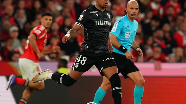 Saviolo pede desculpa após fotografia com cores do Benfica: "Uma prenda…"