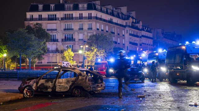 Jovem morre após colidir com blocos de betão durante festejos do PSG