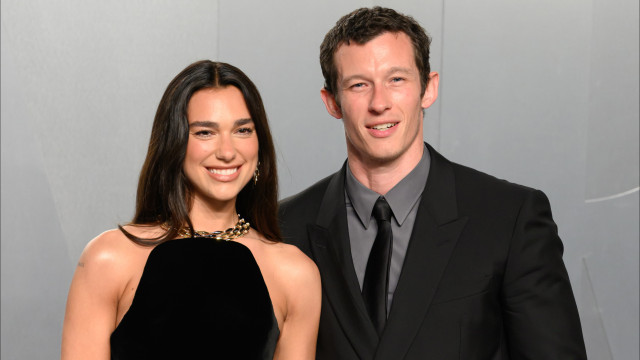 Dua Lipa se casa com o ator Callum Turner em Londres