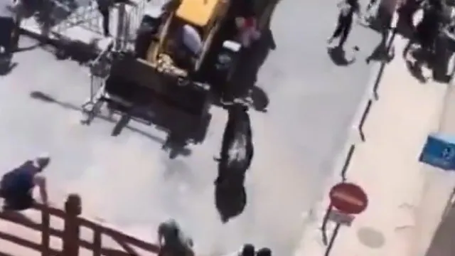
                    Touro foge de largada e fere três pessoas na Feira de Maio da Azambuja 
                