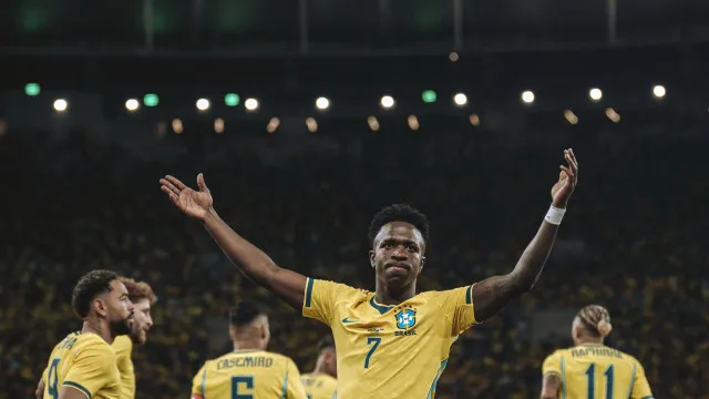 
                    Brasil goleia Panamá já a pensar no Mundial
                