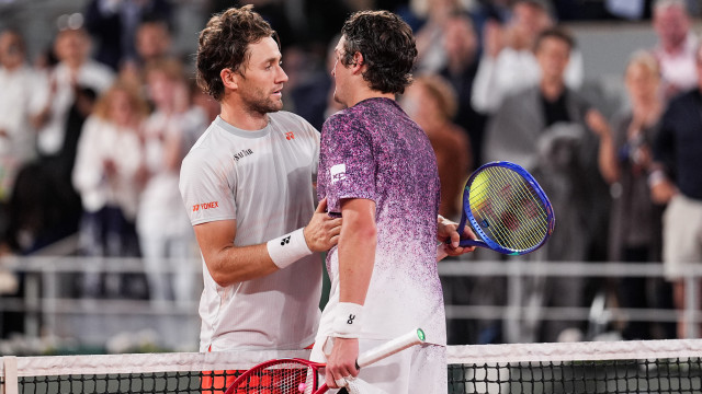 Fonseca faz história e chega às quartas masculinas de Roland Garros 22 anos após Guga
