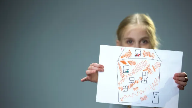 
                    Um quinto das famílias com crianças vive em casas com pouco espaço
                