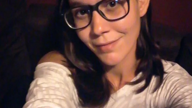 
                    Mulher encontrada morta dentro de máquina de lavar. Mistério por resolver
                