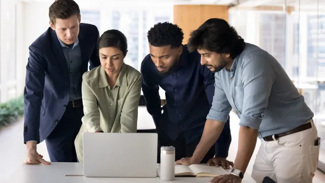 
                    (Re)Qualificar na era da IA: A importância do reskilling e upskilling
                