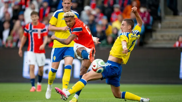 
                    Noruega, de Aursnes e Schjelderup, domina Suécia (sem Gyokeres)
                