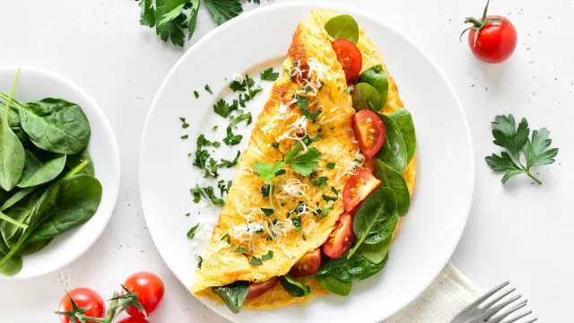 
                    Chefs de cozinha revelam o segredo para conseguir a omelete perfeita
                