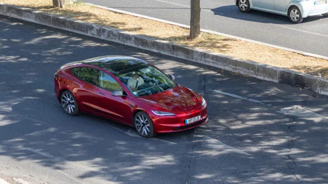 
                    Este Tesla foi o modelo de carro mais vendido em Portugal em maio
                