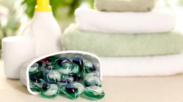 
                    Cápsulas versus detergente líquido: Qual o melhor para lavar a roupa?
                