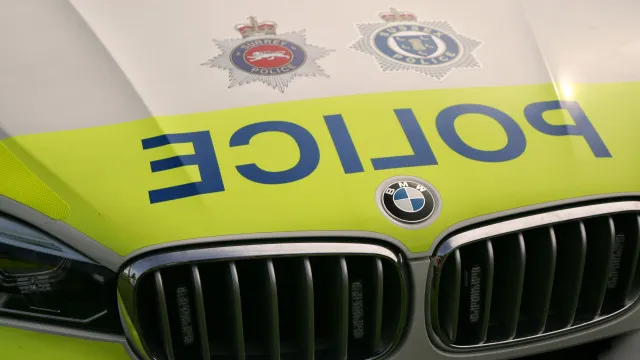 
                    Menina de 14 anos violada por 2 homens em Inglaterra. Um é português
                