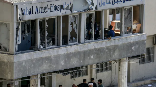 
                    Ataques israelitas a hospitais no Líbano deixam 13.500 grávidas em risco
                