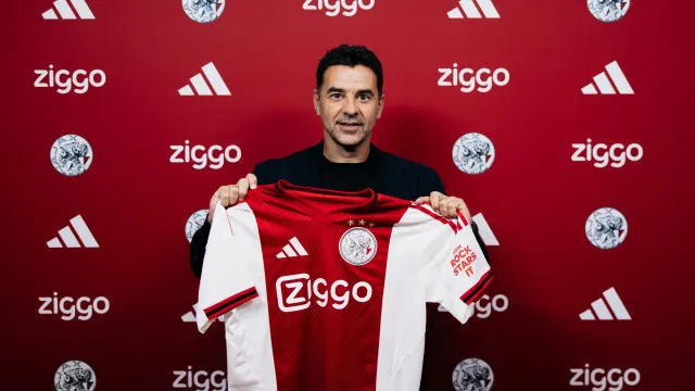 Oficial: Míchel assume comando do Ajax