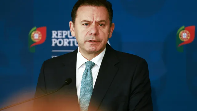 Montenegro promete "condições" aos que ensinam português no estrangeiro