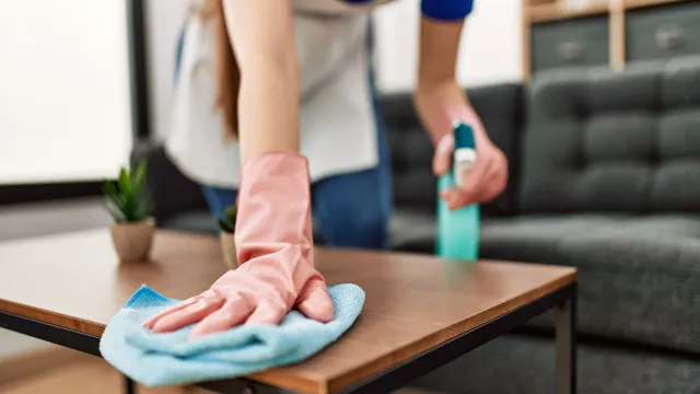 
                    A regra viral de limpeza de 1 minuto que pode revolucionar a sua rotina
                