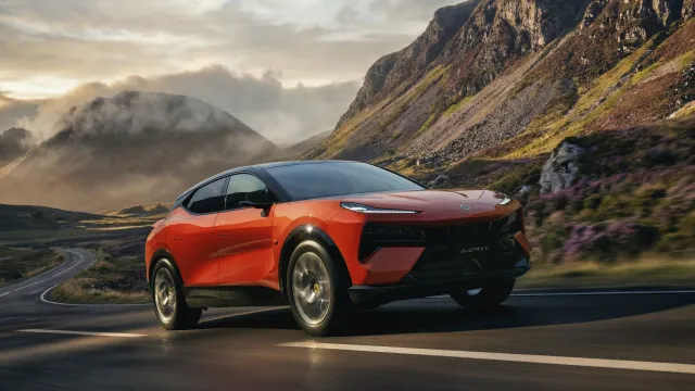 
                    Lotus Eletre X: SUV híbrido plug-in chega à Europa. Saiba os preços
                
