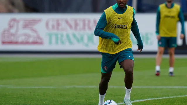 
                    Benfica, a final do Mundial perfeita e o Chile. O que disse Nélson Semedo
                