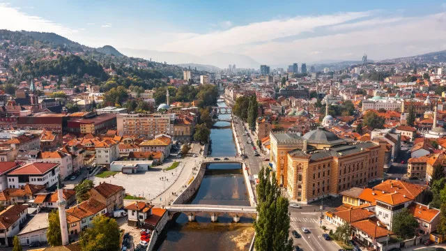 
                    Férias na Europa sem gastar muito? 4 destinos baratos para o verão
                