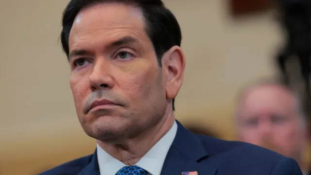 
                    Rubio nega que Trump adormeça em eventos, mas é desmentido no Congresso
                
