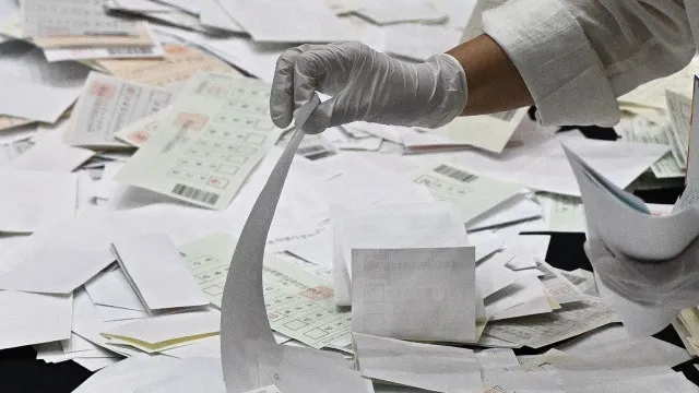 
                    Partido Democrático vence maioria das autarquias na Coreia do Sul
                