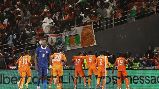 
                    Costa do Marfim surpreende França antes do Mundial. Espanha empata
                