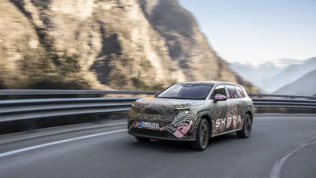 
                    Novo topo de gama da Skoda chega a 23 de junho. Reveladas novas imagens
                