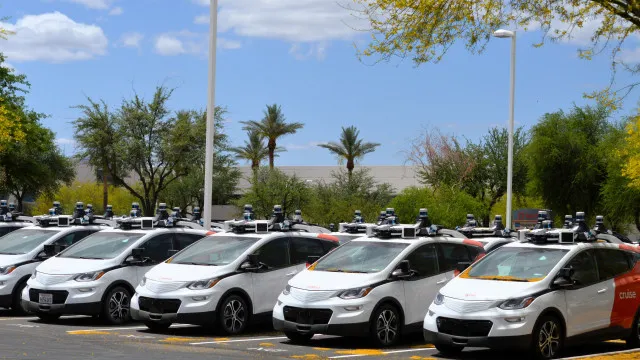 
                    Carros autónomos: Testes em Portugal em julho com regras rigorosas
                