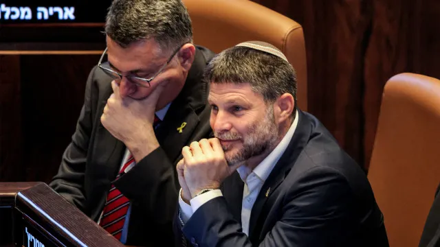 
                    Irlanda proíbe entrada a ministros israelitas por causa de Gaza
                