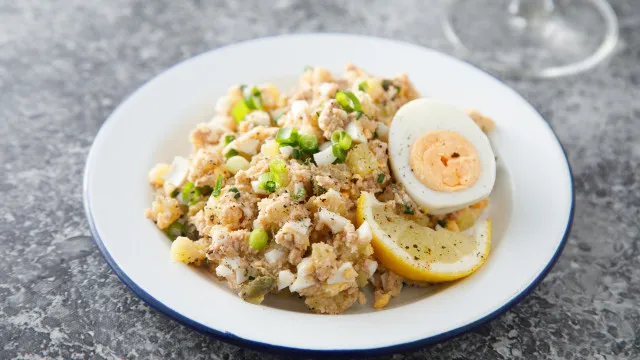 
                    À procura de refeições frescas? Prove estas saladas frias de bacalhau
                