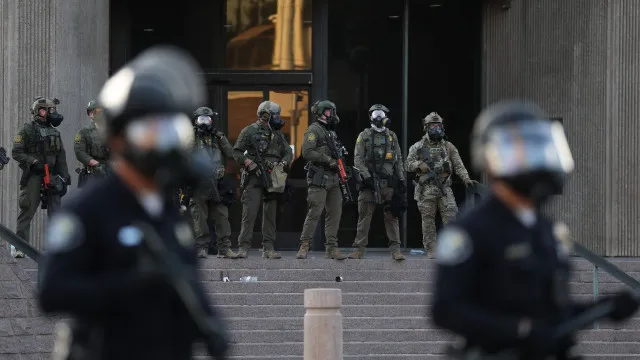 Juiz anula restrições migratórias impostas após ataque em Washington