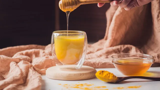 
                    7 bebidas matinais que reduzem o inchaço e fortalecem a imunidade
                
