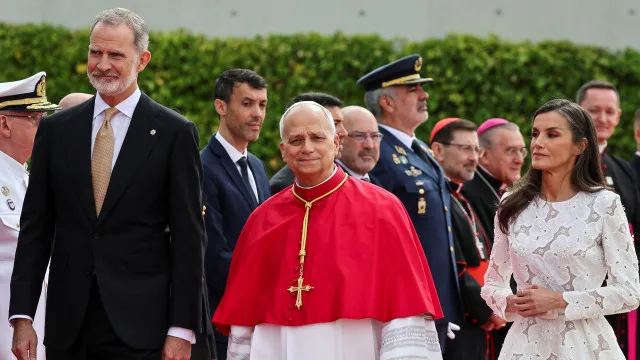As imagens da chegada do Papa Leão XIV a Espanha para visita de sete dias