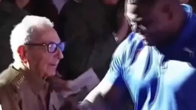 
                    Vídeo. Raúl Castro reaparece em público em Havana após a acusação dos EUA
                