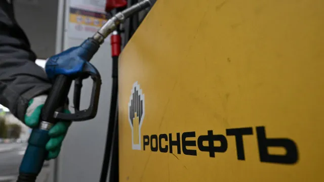 
                    Petróleo poderá atingir 96 dólares por barril com reabertura de Ormuz
                