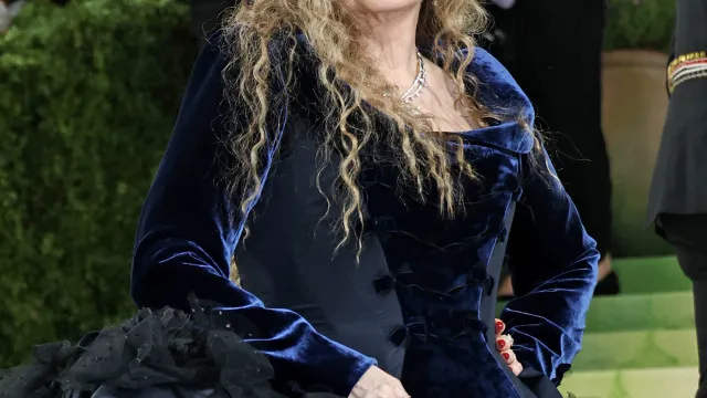 
                    Stevie Nicks doa 3 milhões de dólares a faculdade em homenagem a médico
                