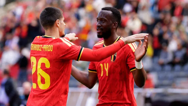 
                    Benfiquista Lukebakio marca na goleada belga frente à Tunísia
                