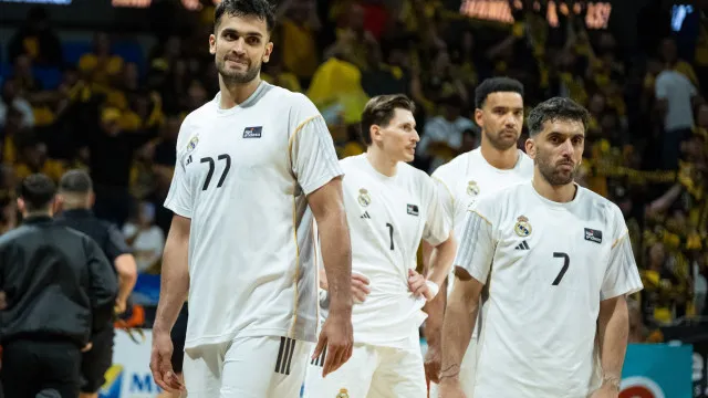 
                    Real Madrid com 1.ª época em 'branco' no futebol e basquetebol em 16 anos
                