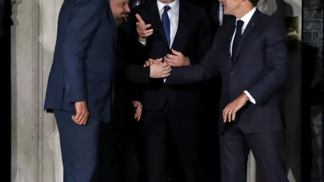 Paris, Londres e Berlim apoiam proposta de Zelensky de "diálogo" com Rússia