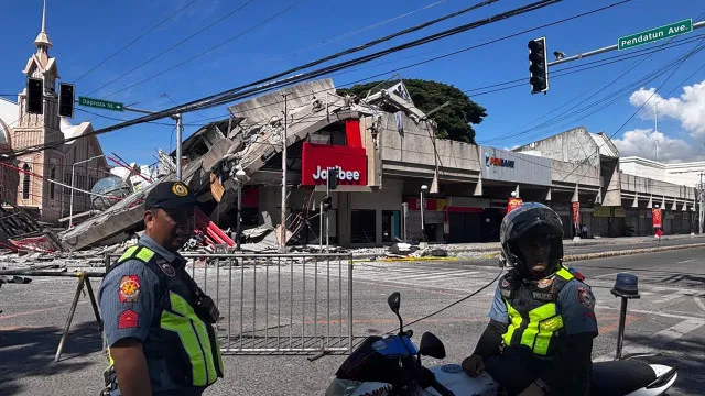 
                    Sobe para 12 número de mortos na sequência de sismo no sul das Filipinas
                