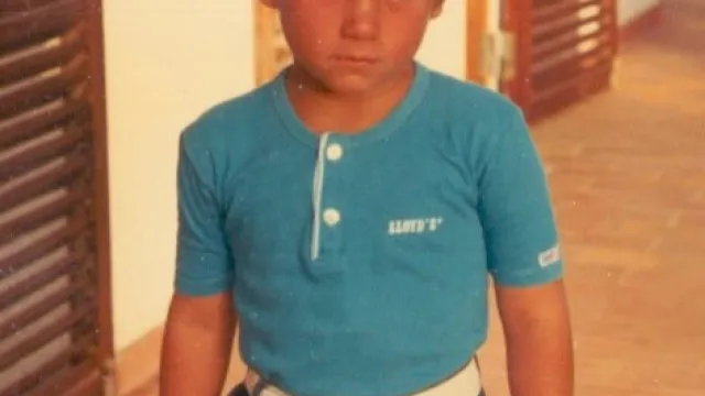 
                    Reconhece este famoso? É ator, apresentador e faz hoje 47 anos
                