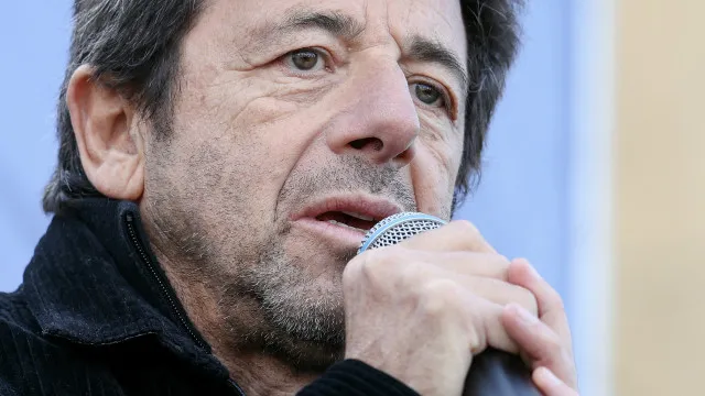 
                    Ator francês Patrick Bruel detido após denúncias de agressão sexual
                