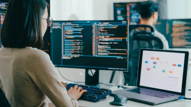 
                    O papel das mulheres em IT: Quando a diferença é uma vantagem competitiva
                