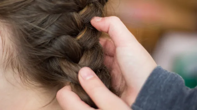 
                    Está a perder cabelo? Eis os cuidados que deve ter quando faz tranças
                