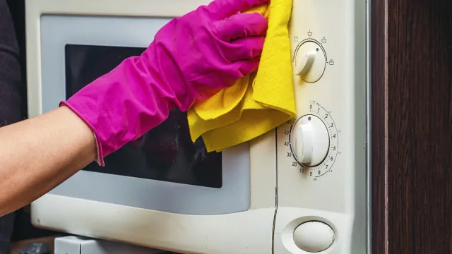 
                    Eletrodomésticos amarelados? O truque que vai deixá-los brancos novamente
                