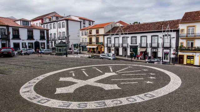 Retirados de campismo na Terceira em seguranÃ§a na escola profissional